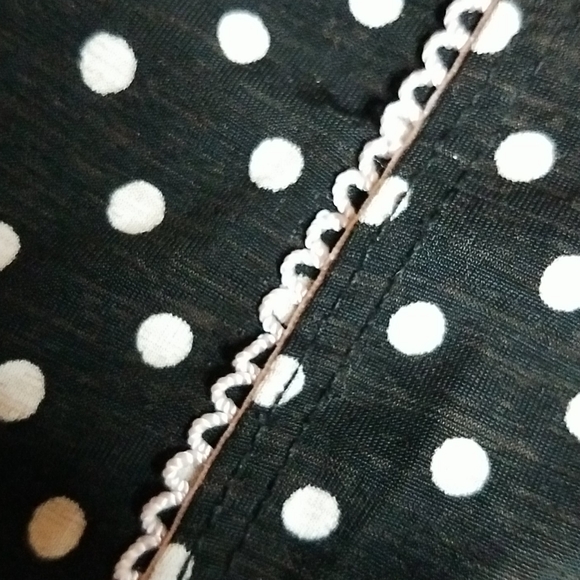 Limité Polka Dot Cami Tank Crop Top - Picture 3 of 4